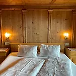 Neuhauserhof * كارتياسش