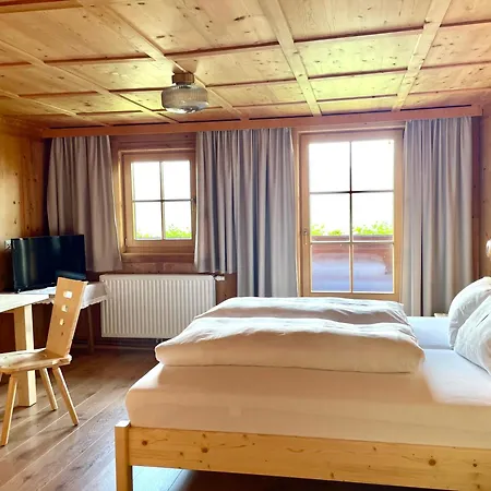 Neuhauserhof مزرعة للإقامة *
