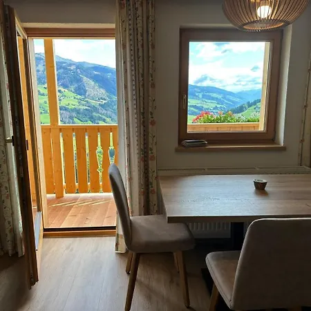 Neuhauserhof * Картитш